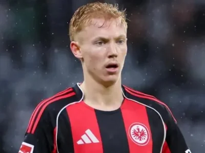 Frankfurt vs Leverkusen: Đại chiến Bundesliga, Leverkusen săn đuổi Top 4, Frankfurt thủng lưới báo động!