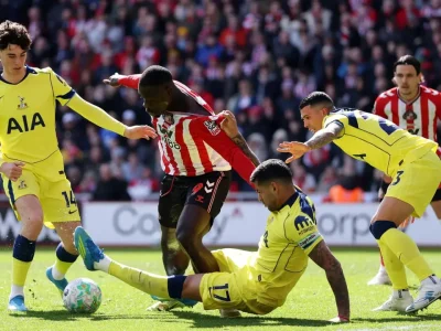 Sunderland Gây Sốc: Chiến Thắng 1-0 Trước Tottenham Tại Premier League