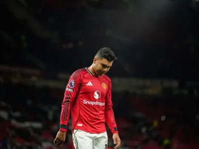 MU ‘ngã ngựa’ như Arsenal: Carrick lộ điểm yếu chí mạng, top 4 Champions League lung lay