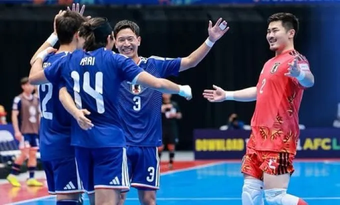 Nhật Bản ngược dòng thắng đậm trước Australia 