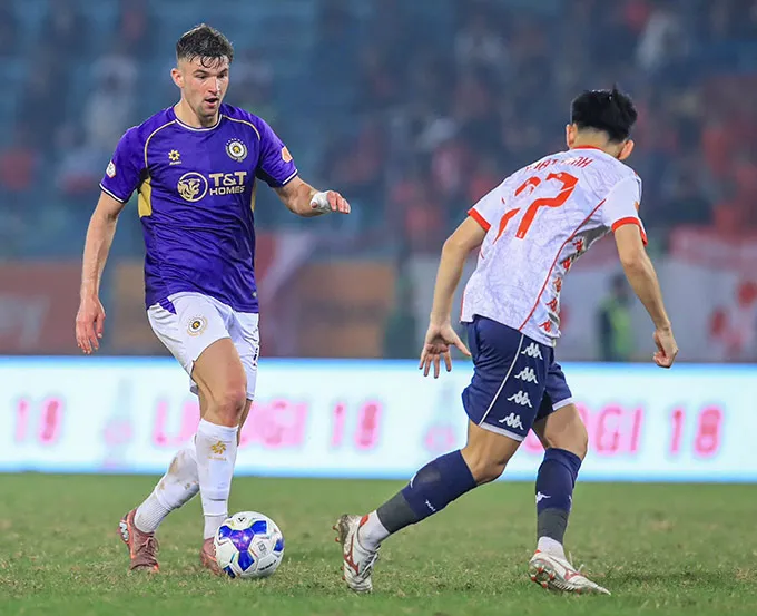 Fisher có bàn thắng cho Hà Nội - Ảnh: Minh Tuấn 