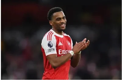 Ruud Gullit 'thổi tim' Arsenal: 'Jurrien Timber là một trong những hậu vệ hay nhất Ngoại hạng Anh' 1