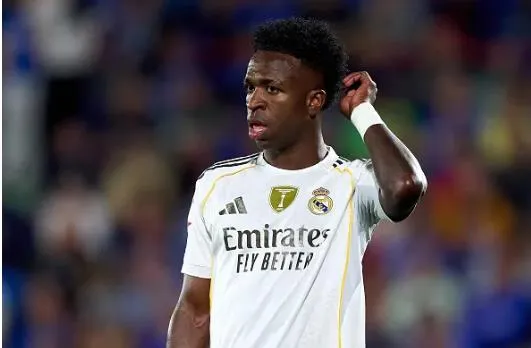 Vinicius bị chính cổ động viên Real Madrid quay lưng 1